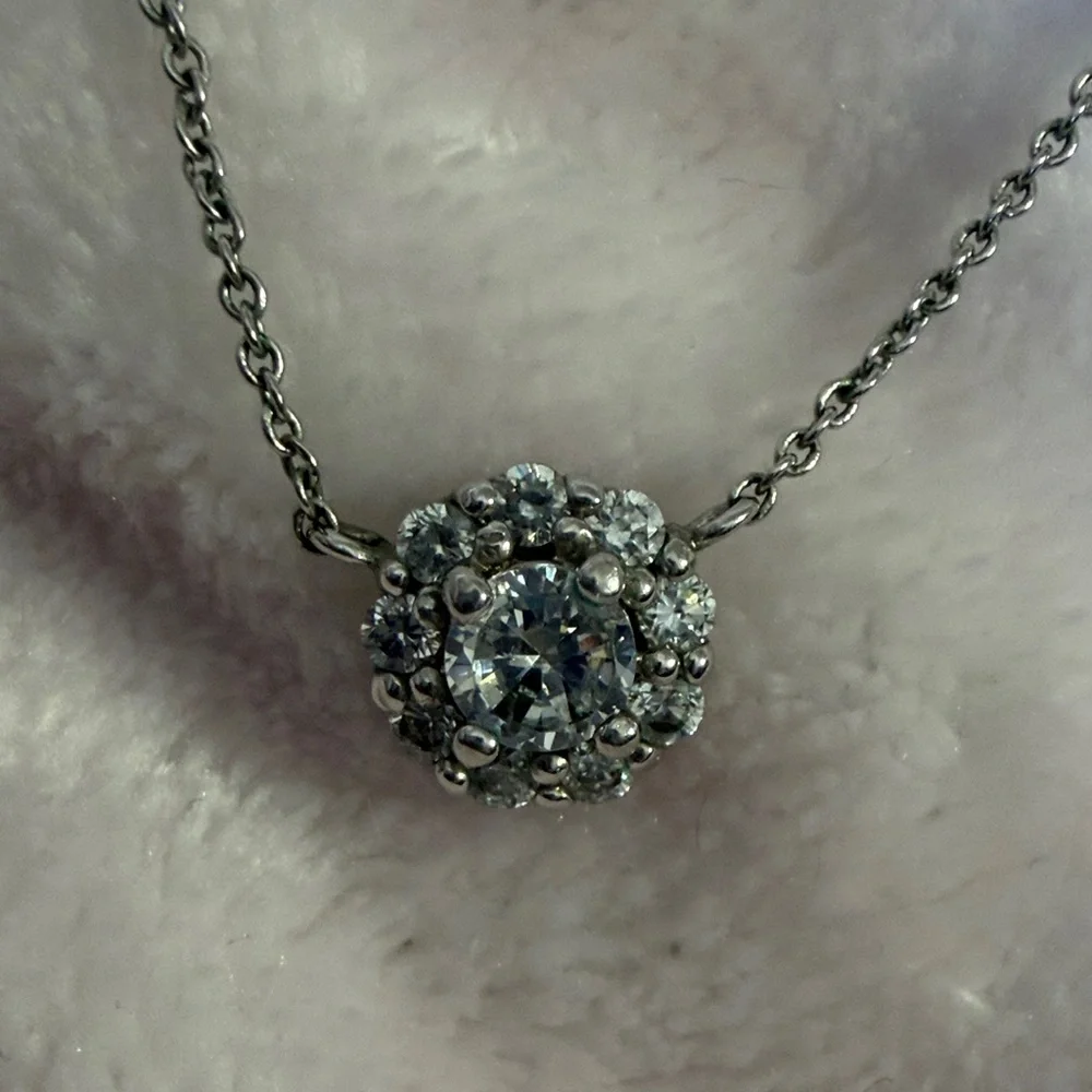 Dazzling Clear Crystal Cluster Silver Toned Pendant Necklace - Picture 6 of 9